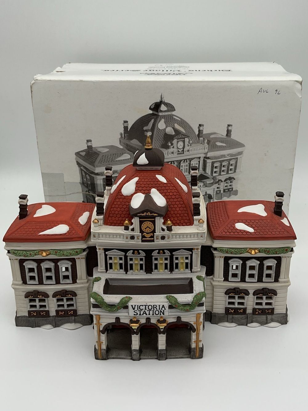 Department 56 Victoria Station Dickens Holiday Village Building